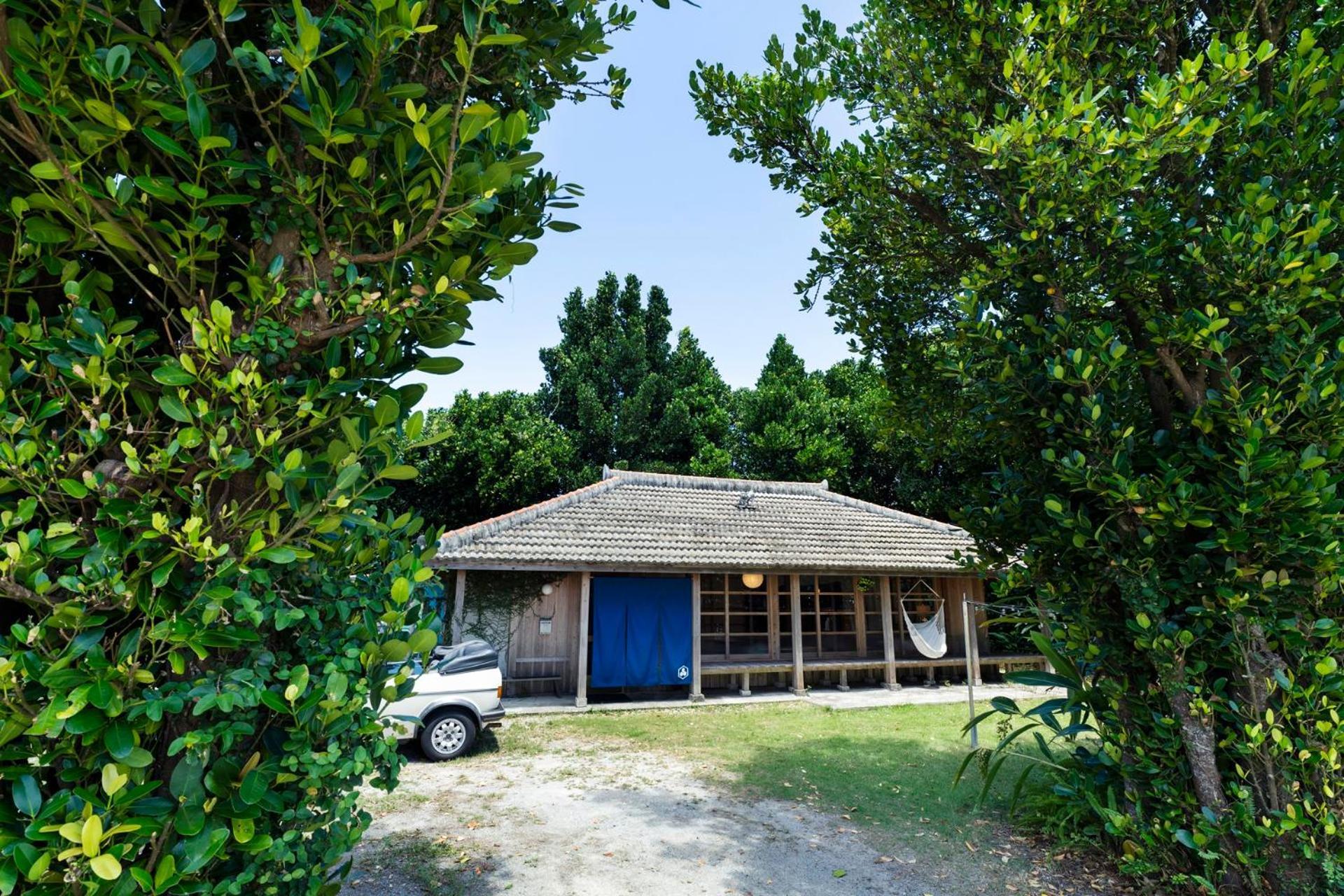 フクギに囲まれた家 さばんぎ沖縄古民家 Savangi Okinawan Designed Folk House Nakijin Exteriér fotografie